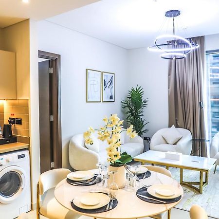 Stay Mindblowing 2 Bedroom Holiday Home With Close View Of Burj Khalifa Dubai Buitenkant foto