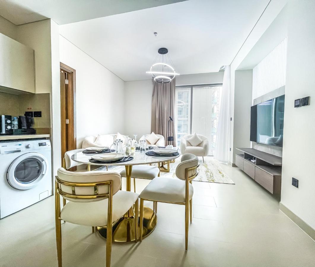Stay Mindblowing 2 Bedroom Holiday Home With Close View Of Burj Khalifa Dubai Buitenkant foto